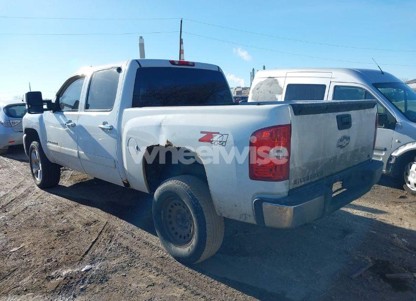 Photo 3 of 2007 Chevrolet Silverado 1500 LT2 (VIN 2GCEK13M371644904)