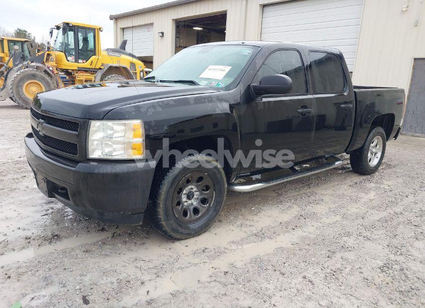 Photo 2 of 2007 Chevrolet Silverado 1500 WORK TRUCK (VIN 2GCEK13M371660777)