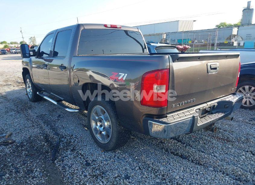 Photo 3 of 2007 Chevrolet Silverado 1500 LT2 (VIN 2GCEK13M671524630)