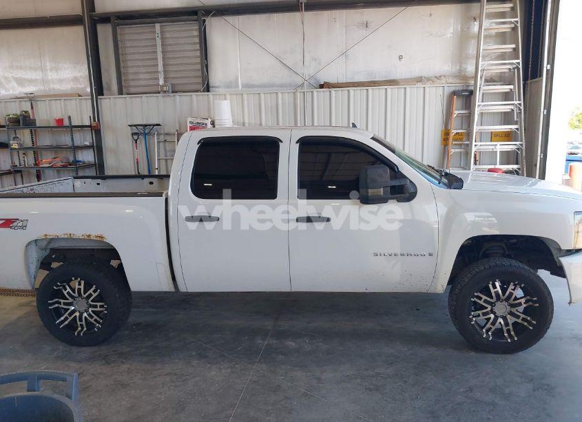 Photo 14 of 2007 Chevrolet Silverado 1500 LT1 (VIN 2GCEK13M771552579)