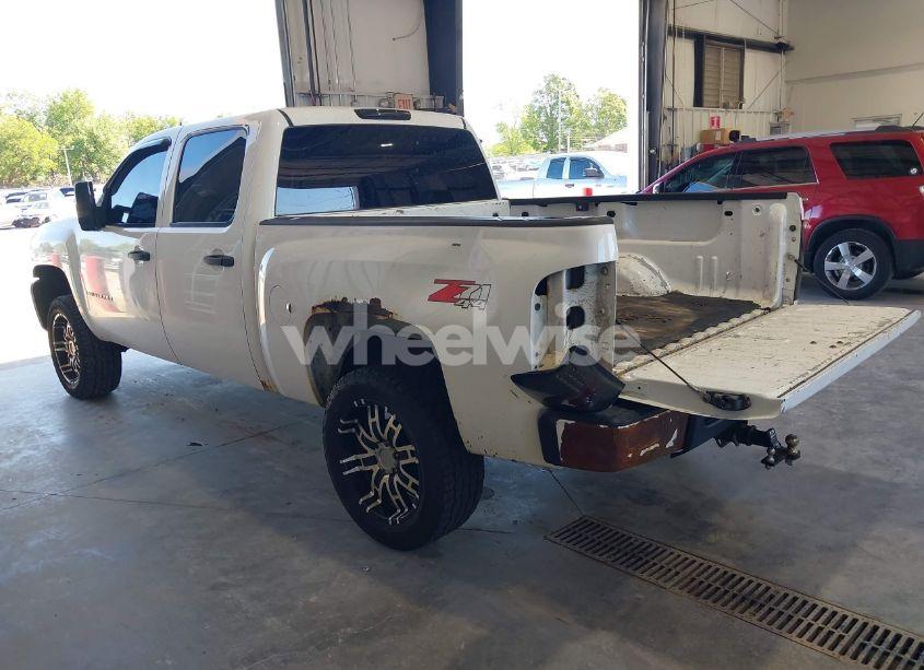 Photo 3 of 2007 Chevrolet Silverado 1500 LT1 (VIN 2GCEK13M771552579)