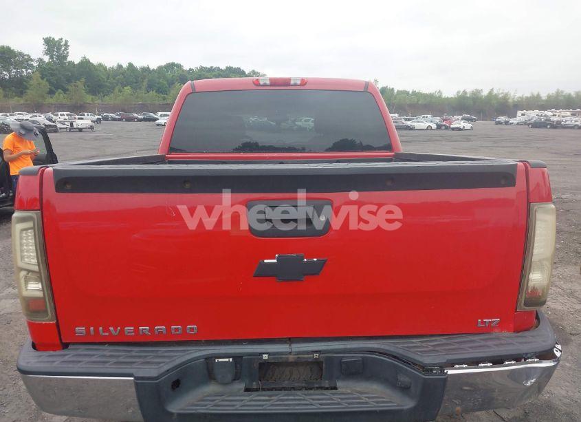 Photo 16 of 2007 Chevrolet Silverado 1500 LT1/LT2/LTZ/WORK TRUCK (VIN 2GCEK13M771670857)