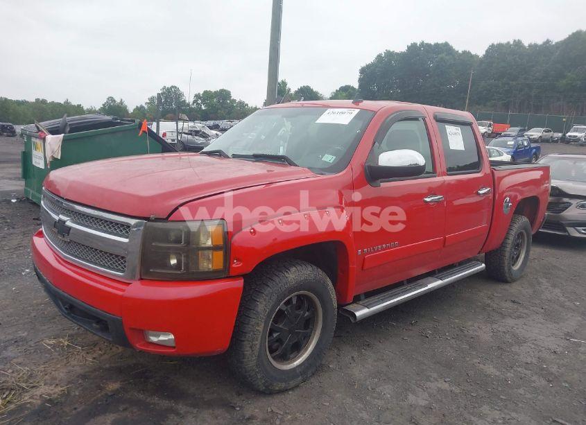 Photo 2 of 2007 Chevrolet Silverado 1500 LT1/LT2/LTZ/WORK TRUCK (VIN 2GCEK13M771670857)
