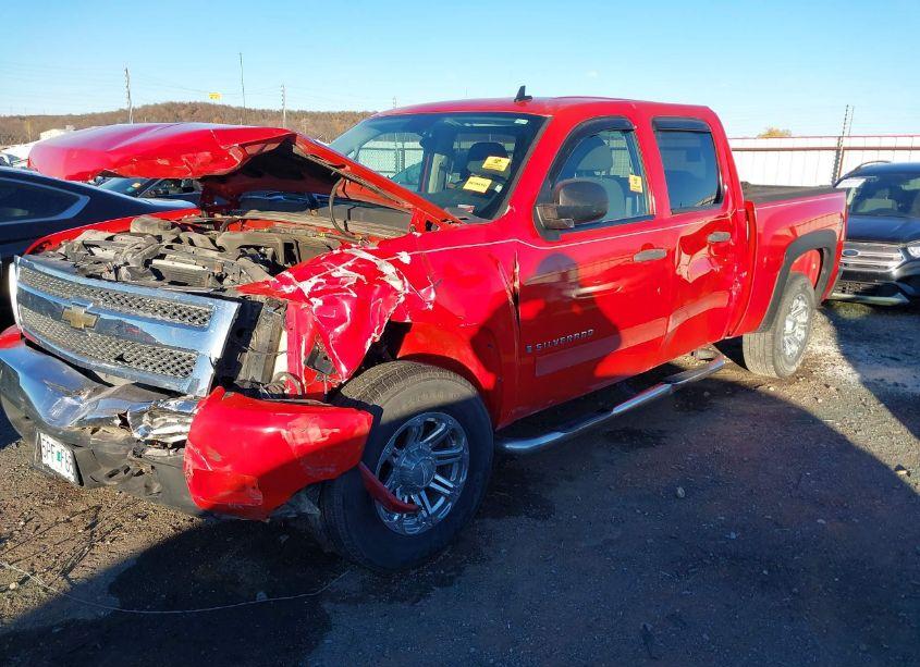Photo 2 of 2007 Chevrolet Silverado 1500 LT1 (VIN 2GCEK13M971526579)