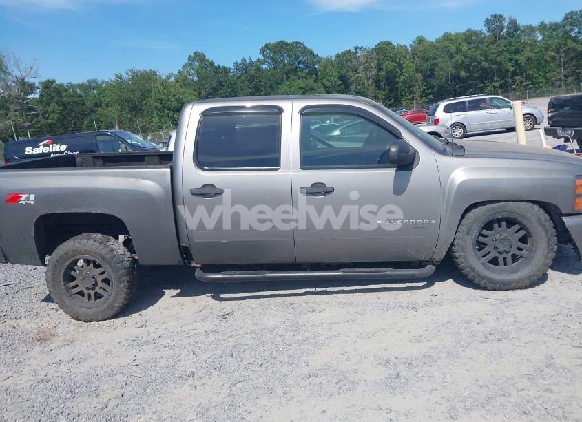 Photo 14 of 2007 Chevrolet Silverado 1500 LT2 (VIN 2GCEK13M971640176)