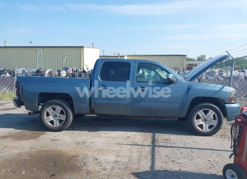 Photo 14 of 2007 Chevrolet Silverado 1500 LT1/LT2/LTZ/WORK TRUCK (VIN 2GCEK13M971692603)