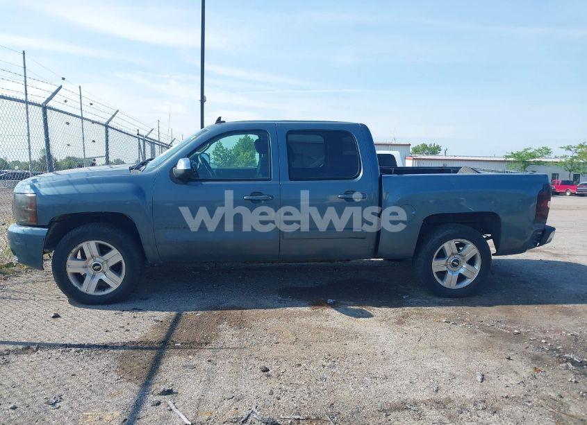 Photo 15 of 2007 Chevrolet Silverado 1500 LT1/LT2/LTZ/WORK TRUCK (VIN 2GCEK13M971692603)