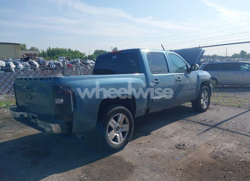 Photo 4 of 2007 Chevrolet Silverado 1500 LT1/LT2/LTZ/WORK TRUCK (VIN 2GCEK13M971692603)