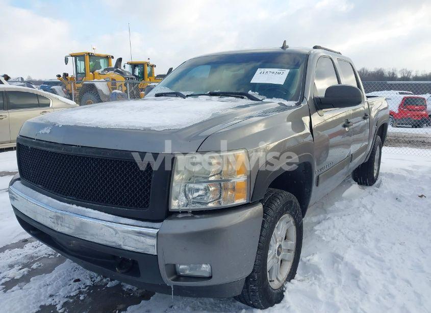 Photo 2 of 2008 Chevrolet Silverado 1500 LT1 (VIN 2GCEK13M981163184)