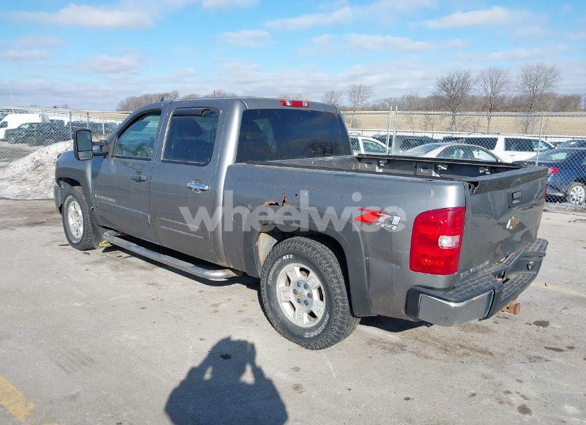 Photo 3 of 2007 Chevrolet Silverado 1500 LT1 (VIN 2GCEK13MX71529698)