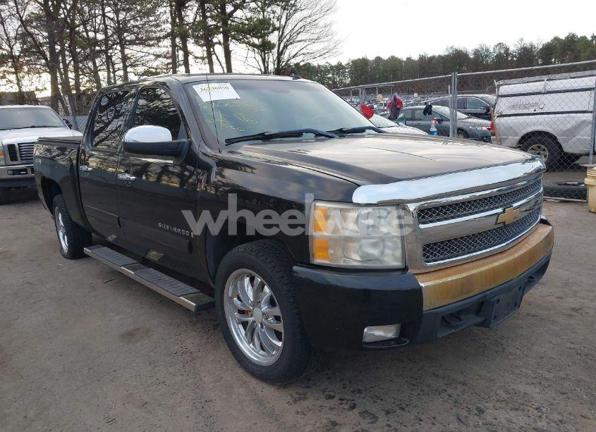 2007 Chevrolet Silverado 1500 LTZ (VIN 2GCEK13MX71643278) main photo