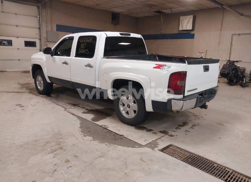 Photo 3 of 2007 Chevrolet Silverado 1500 LT2 (VIN 2GCEK13MX71677513)