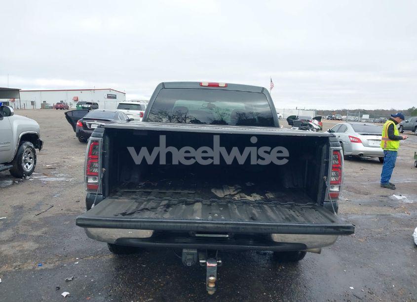 Photo 16 of 2004 Chevrolet Silverado 1500 LS (VIN 2GCEK13T041417270)