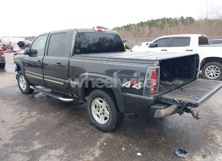 Photo 3 of 2004 Chevrolet Silverado 1500 LS (VIN 2GCEK13T041417270)