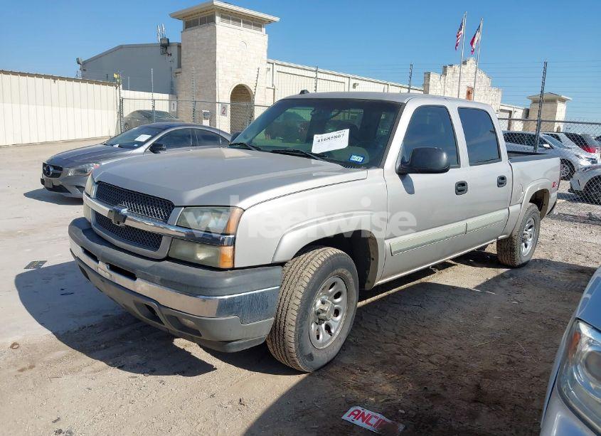 Photo 2 of 2005 Chevrolet Silverado 1500 Z71 (VIN 2GCEK13T151142140)