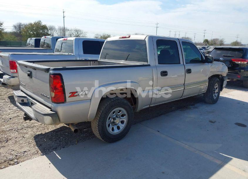 Photo 4 of 2005 Chevrolet Silverado 1500 Z71 (VIN 2GCEK13T151142140)