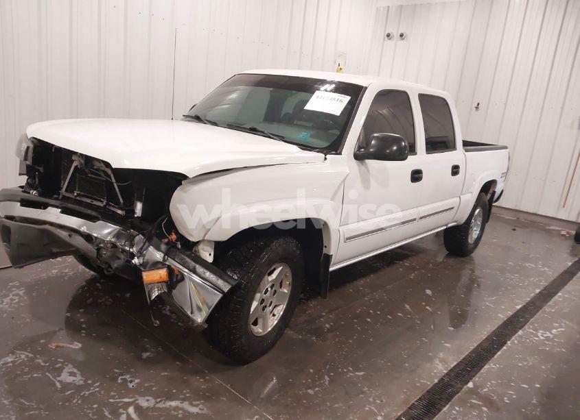 Photo 2 of 2005 Chevrolet Silverado 1500 Z71 (VIN 2GCEK13T351236438)