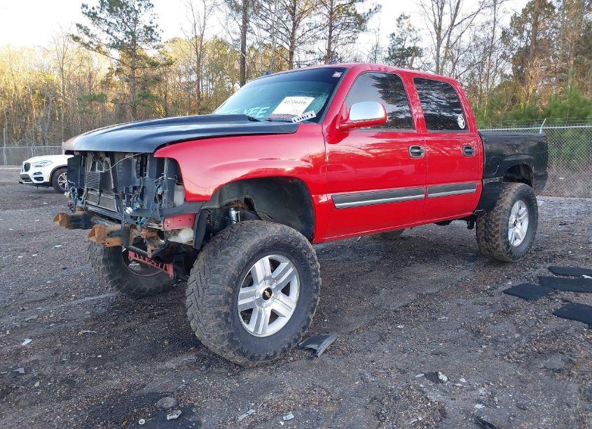 Photo 2 of 2005 Chevrolet Silverado 1500 LT (VIN 2GCEK13T351271755)