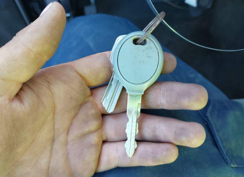 Photo 11 of 2005 Chevrolet Silverado 1500 LS (VIN 2GCEK13T551158129)