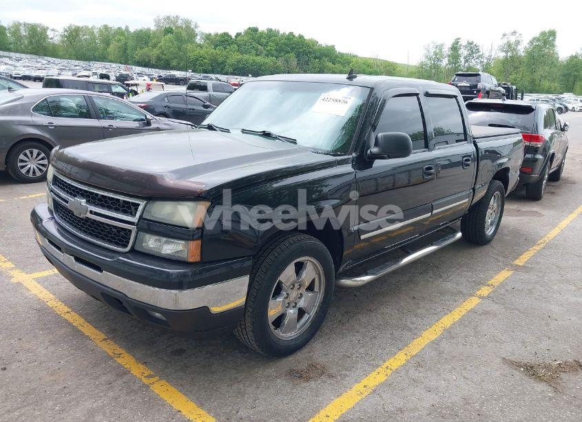 Photo 2 of 2006 Chevrolet Silverado 1500 LS/LT1/LT2/LT3 (VIN 2GCEK13T561356470)