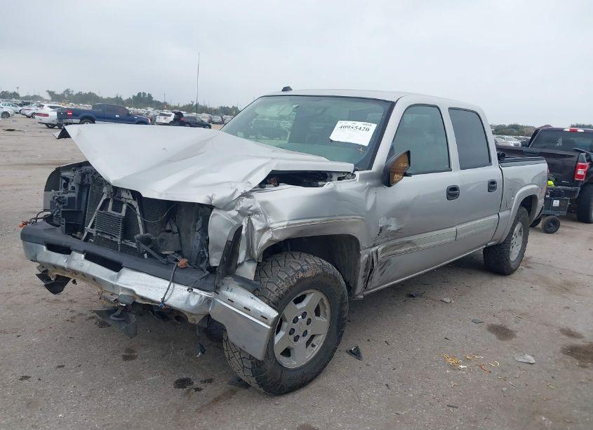 Photo 2 of 2005 Chevrolet Silverado 1500 Z71 (VIN 2GCEK13T651373888)