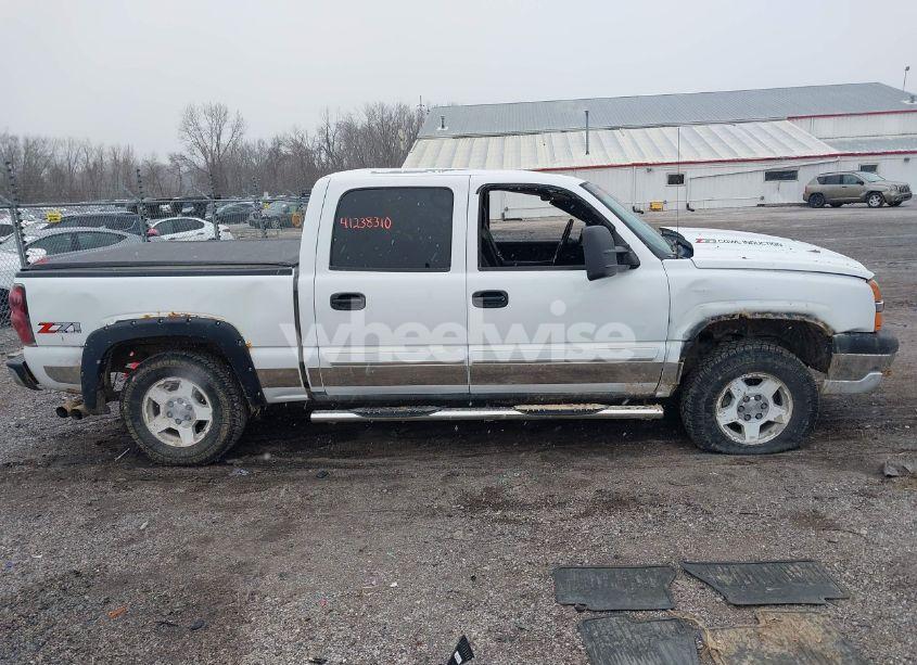 Photo 13 of 2004 Chevrolet Silverado 1500 LS (VIN 2GCEK13T741427729)