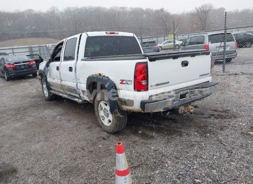 Photo 3 of 2004 Chevrolet Silverado 1500 LS (VIN 2GCEK13T741427729)