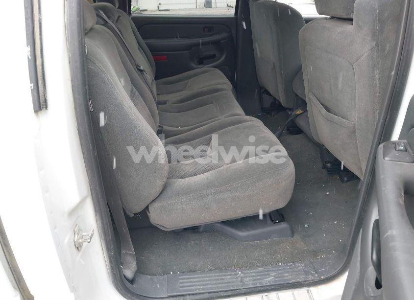 Photo 8 of 2004 Chevrolet Silverado 1500 LS (VIN 2GCEK13T741427729)