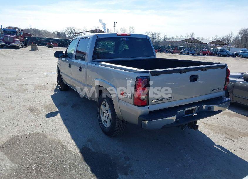 Photo 3 of 2005 Chevrolet Silverado 1500 Z71 (VIN 2GCEK13T751118246)