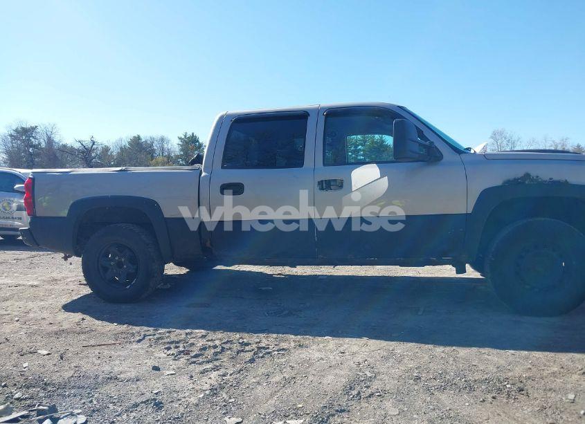 Photo 13 of 2005 Chevrolet Silverado 1500 LS (VIN 2GCEK13T751216564)