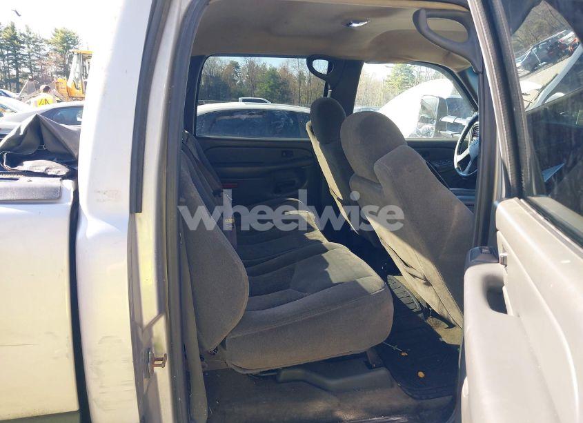 Photo 8 of 2005 Chevrolet Silverado 1500 LS (VIN 2GCEK13T751216564)