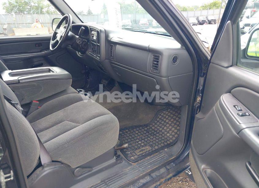 Photo 5 of 2005 Chevrolet Silverado 1500 LS (VIN 2GCEK13T751248544)