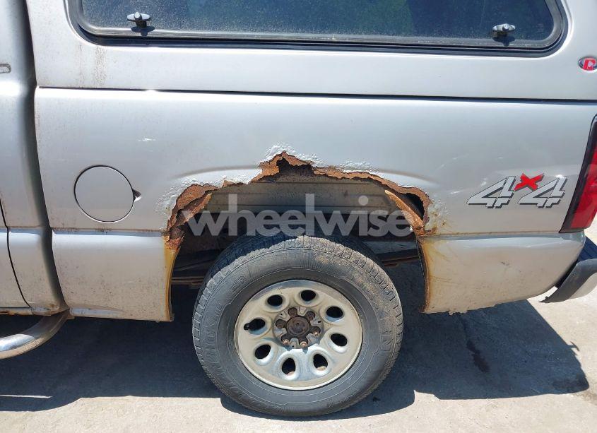 Photo 6 of 2005 Chevrolet Silverado 1500 LS (VIN 2GCEK13T751384088)