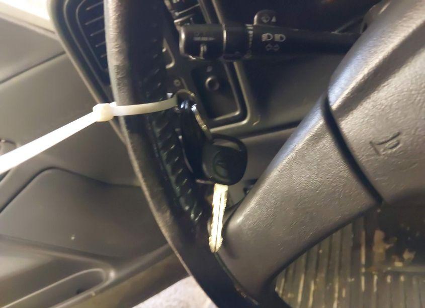 Photo 11 of 2005 Chevrolet Silverado 1500 LS (VIN 2GCEK13T751384494)