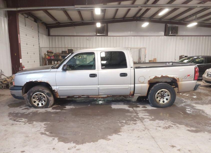 Photo 14 of 2005 Chevrolet Silverado 1500 LS (VIN 2GCEK13T751384494)