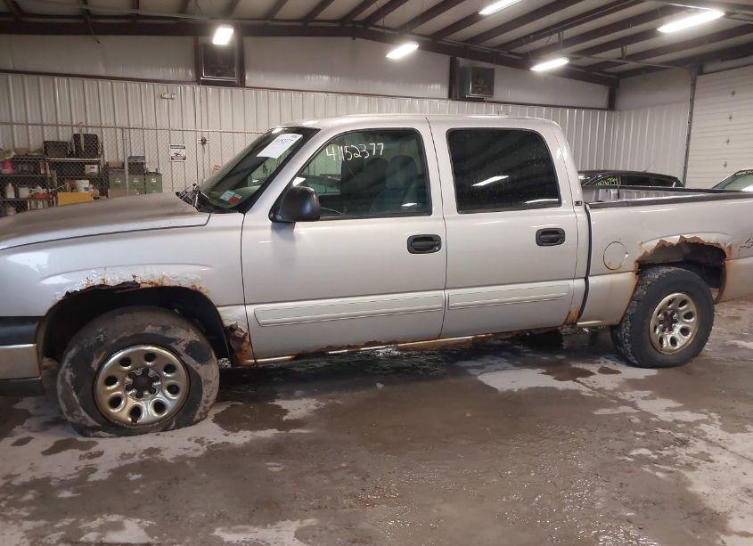 Photo 6 of 2005 Chevrolet Silverado 1500 LS (VIN 2GCEK13T751384494)