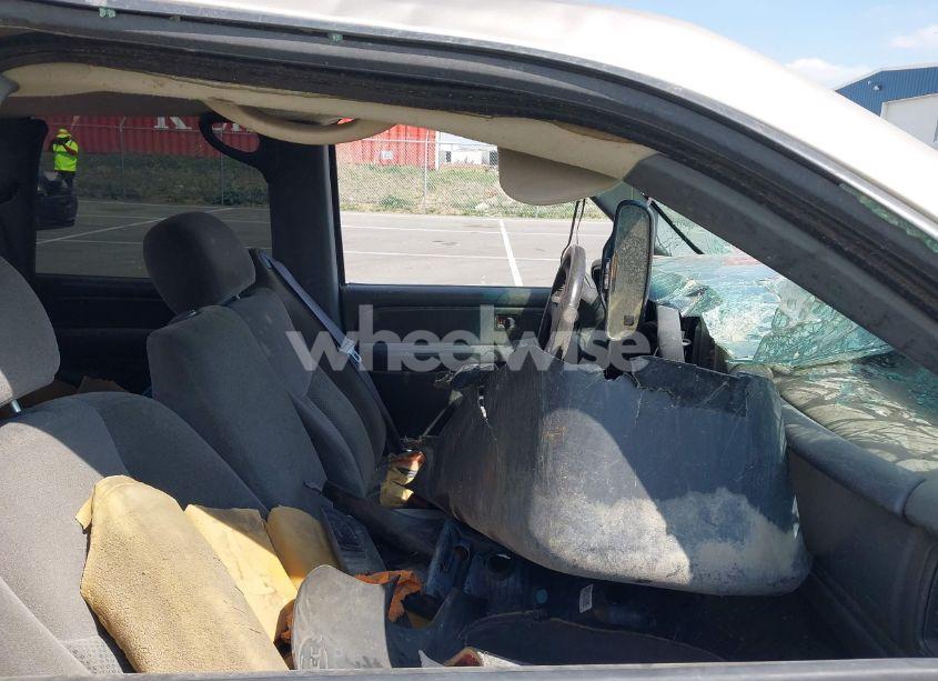 Photo 5 of 2005 Chevrolet Silverado 1500 Z71 (VIN 2GCEK13T851279138)