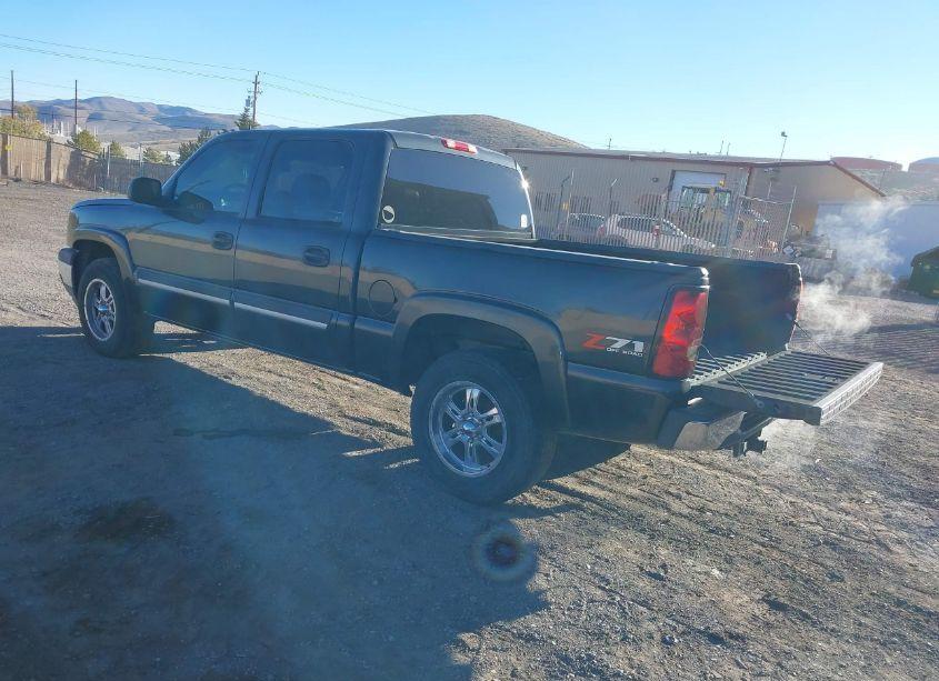 Photo 3 of 2005 Chevrolet Silverado 1500 Z71 (VIN 2GCEK13T851336096)