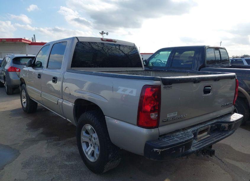 Photo 3 of 2004 Chevrolet Silverado 1500 LS (VIN 2GCEK13T941430762)