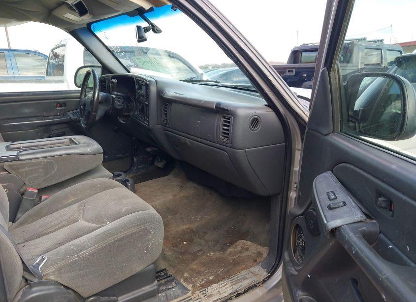 Photo 5 of 2004 Chevrolet Silverado 1500 LS (VIN 2GCEK13T941430762)