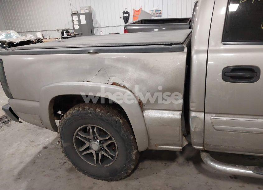 Photo 6 of 2005 Chevrolet Silverado 1500 Z71 (VIN 2GCEK13T951276295)