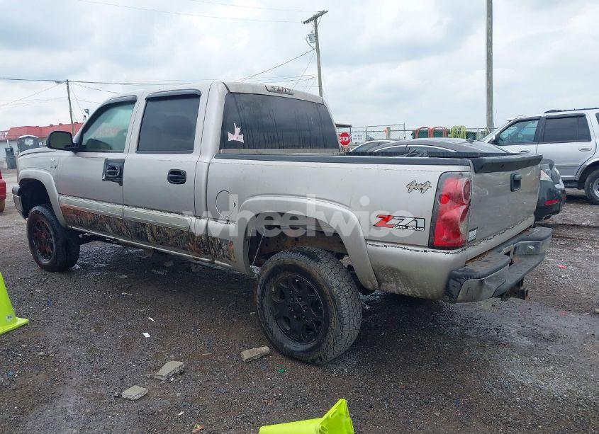 Photo 3 of 2005 Chevrolet Silverado 1500 Z71 (VIN 2GCEK13TX51155971)
