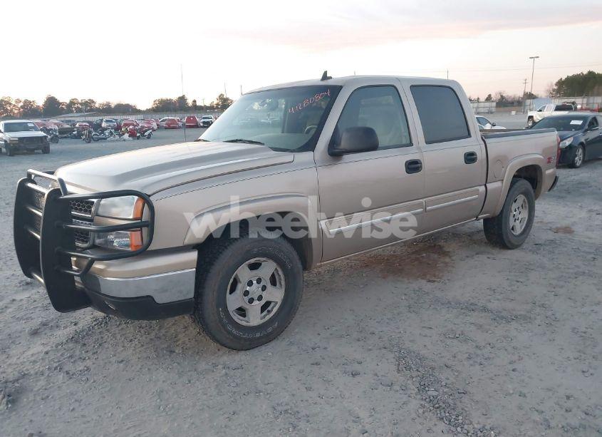 Photo 2 of 2006 Chevrolet Silverado 1500 LT1 (VIN 2GCEK13TX61116976)