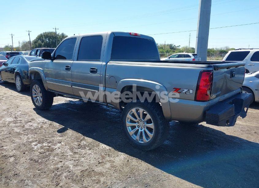 Photo 3 of 2006 Chevrolet Silverado 1500 LT2 (VIN 2GCEK13TX61184260)