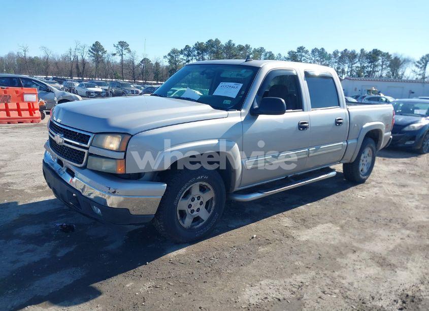 Photo 2 of 2006 Chevrolet Silverado 1500 LT1 (VIN 2GCEK13TX61219752)