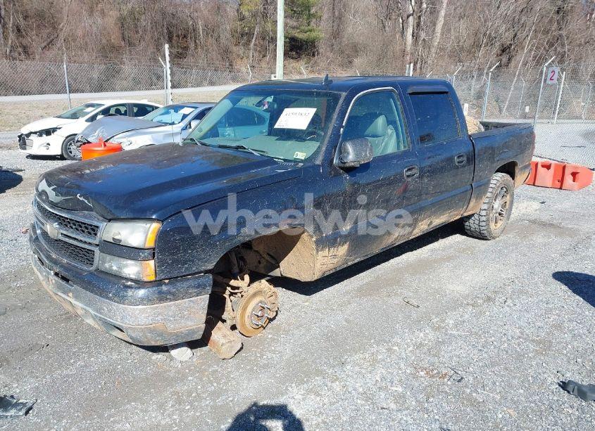 Photo 2 of 2006 Chevrolet Silverado 1500 LT2 (VIN 2GCEK13TX61232856)