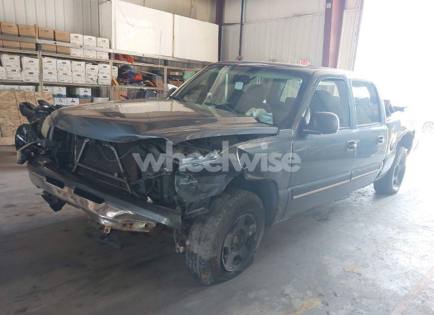 Photo 2 of 2006 Chevrolet Silverado 1500 LS (VIN 2GCEK13V261225692)