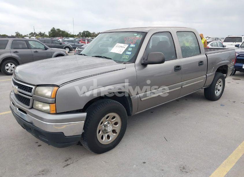 Photo 2 of 2006 Chevrolet Silverado 1500 LS (VIN 2GCEK13V461270892)