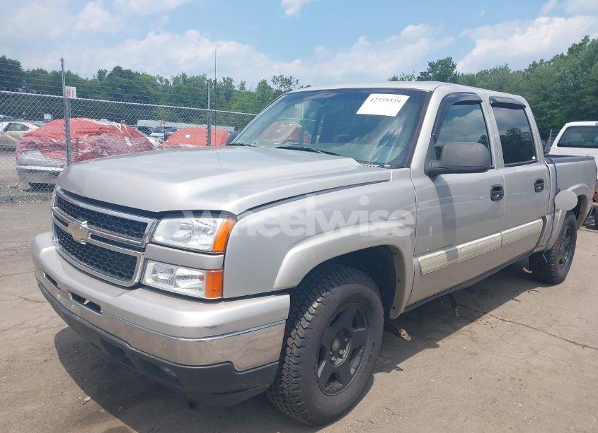 Photo 2 of 2006 Chevrolet Silverado 1500 LT2 (VIN 2GCEK13Z461263072)