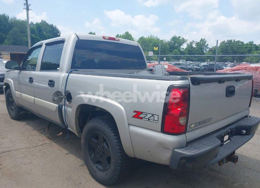 Photo 3 of 2006 Chevrolet Silverado 1500 LT2 (VIN 2GCEK13Z461263072)